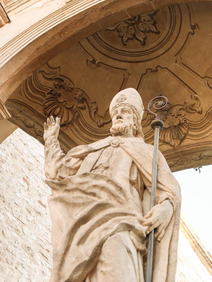 Apartmán Casa Armanni - La Tua Casa Di Pietra Gubbio Exteriér fotografie