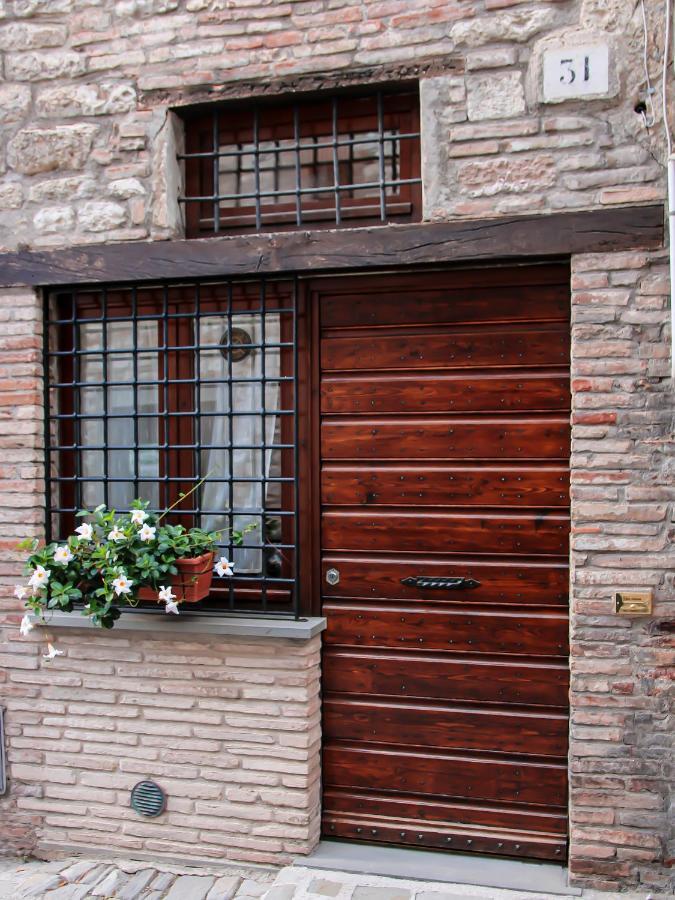 Apartmán Casa Armanni - La Tua Casa Di Pietra Gubbio Exteriér fotografie